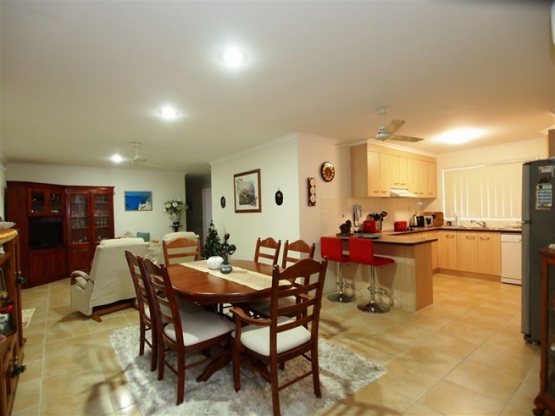3 Lambour Court, Point Vernon QLD 4655