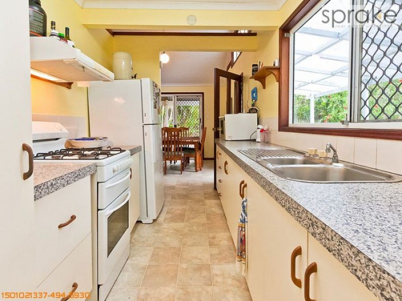 6 Partridge Close, Torquay QLD 4655