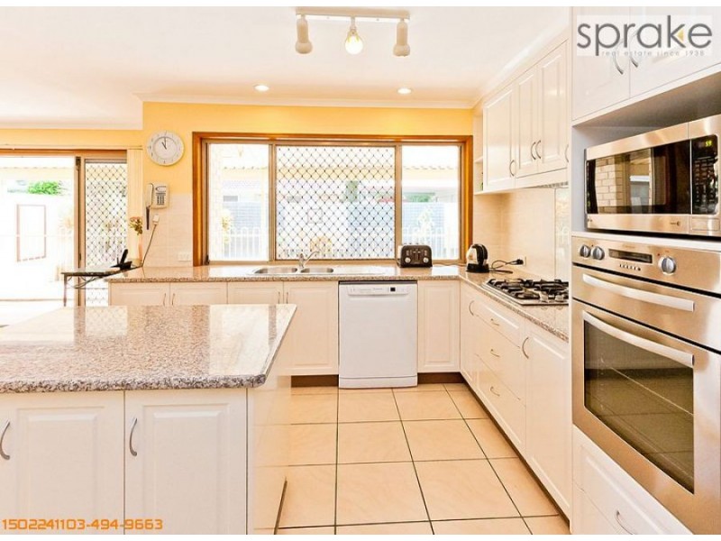 7 Venice Court, Point Vernon QLD 4655