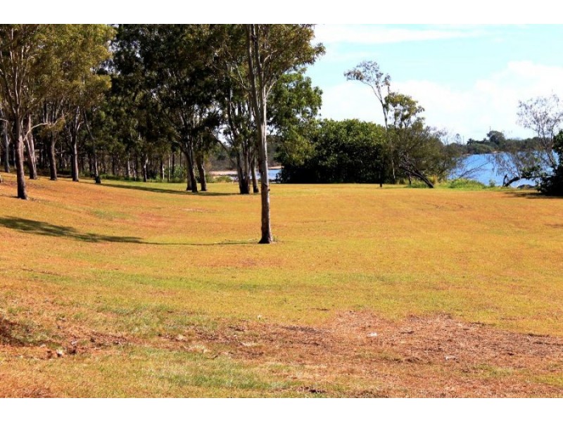 143 Esplanade, Point Vernon QLD 4655