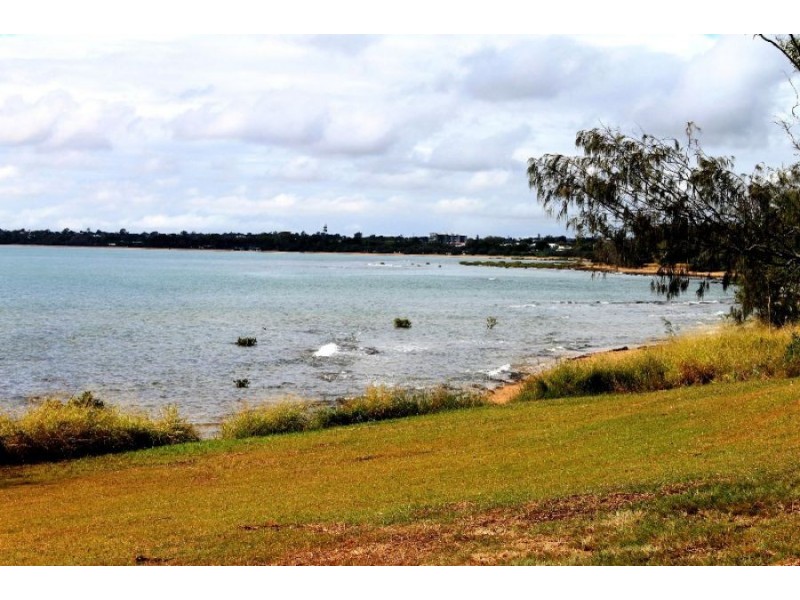 143 Esplanade, Point Vernon QLD 4655