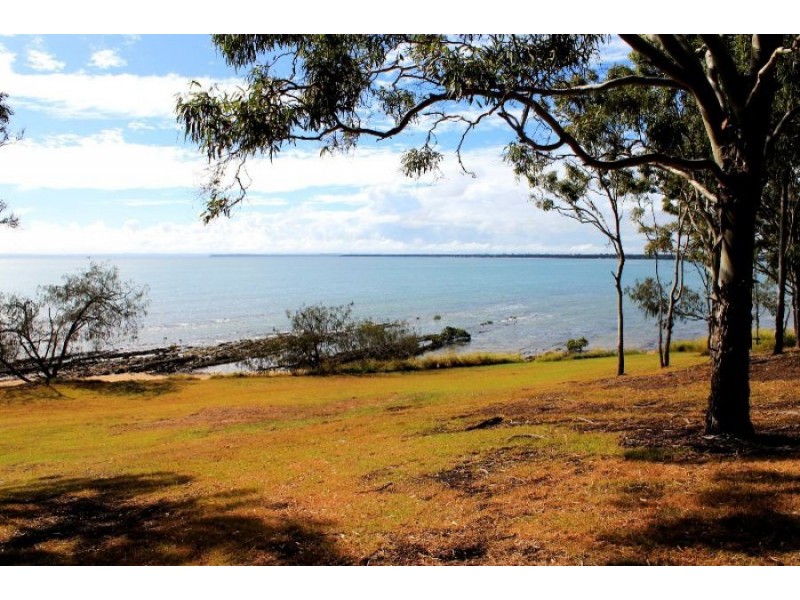 143 Esplanade, Point Vernon QLD 4655