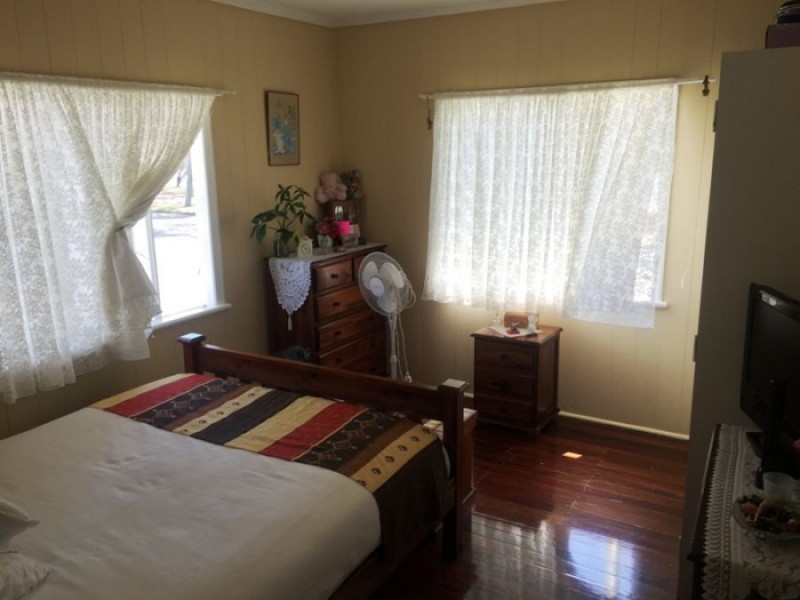 327 Esplanade, Scarness QLD 4655