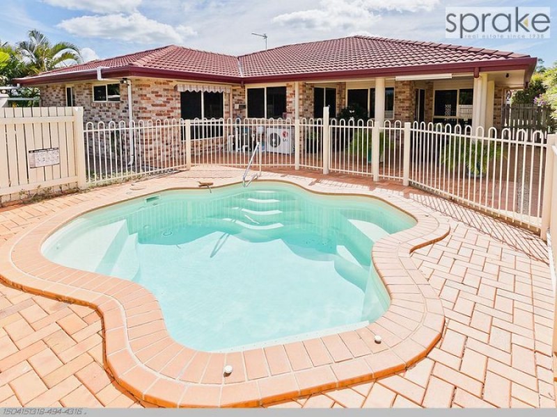 12 Montrose Close, Point Vernon QLD 4655