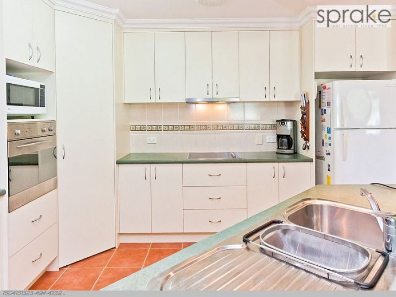 12 Montrose Close, Point Vernon QLD 4655