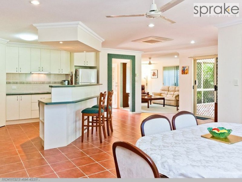 12 Montrose Close, Point Vernon QLD 4655