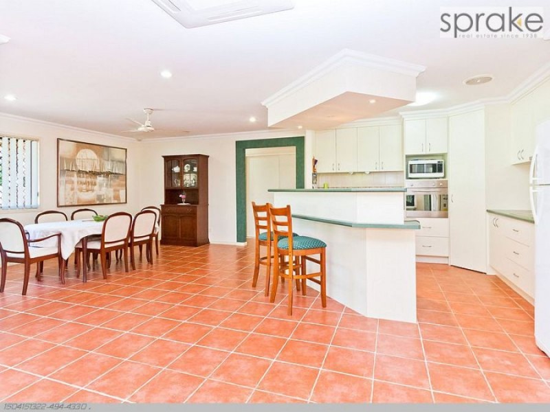 12 Montrose Close, Point Vernon QLD 4655