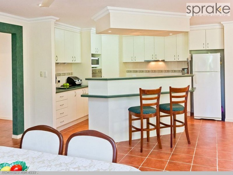 12 Montrose Close, Point Vernon QLD 4655
