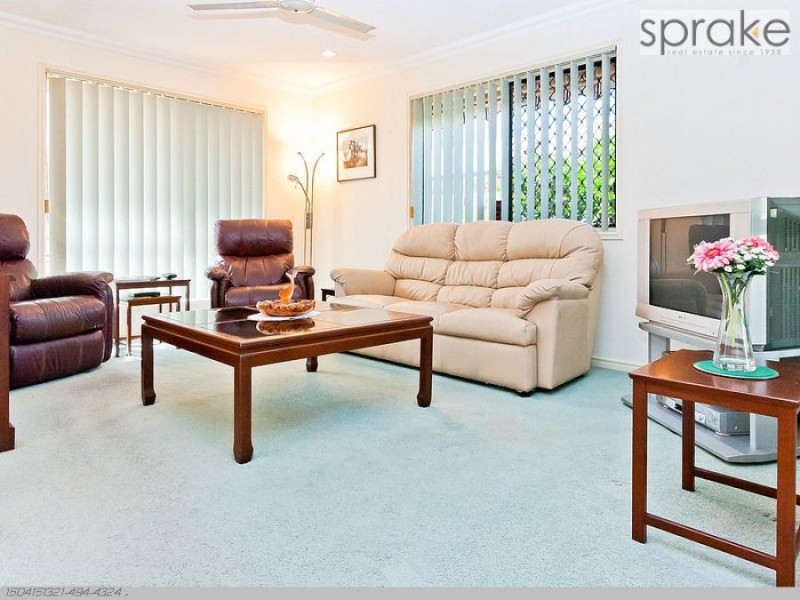 12 Montrose Close, Point Vernon QLD 4655