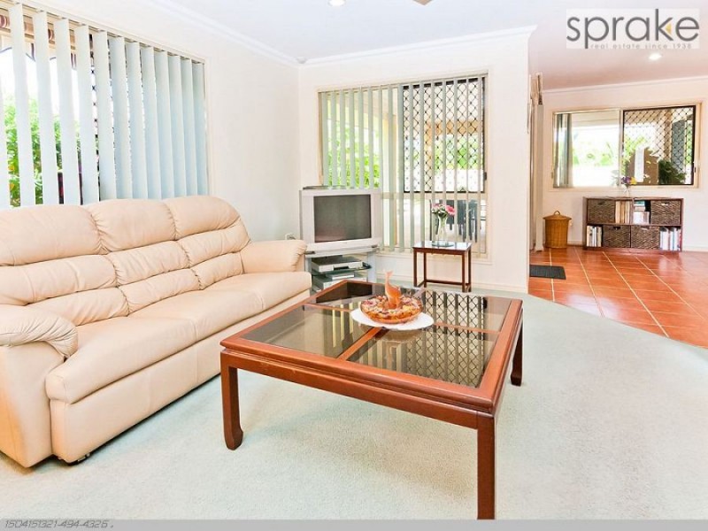12 Montrose Close, Point Vernon QLD 4655