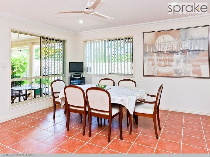 12 Montrose Close, Point Vernon QLD 4655