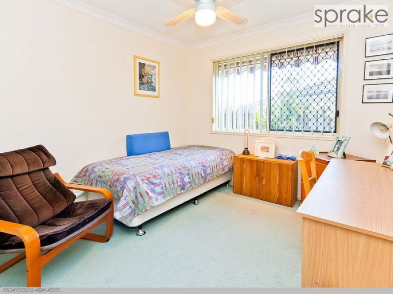 12 Montrose Close, Point Vernon QLD 4655