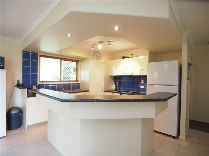 6 Lester Cresent, Torquay QLD 4655