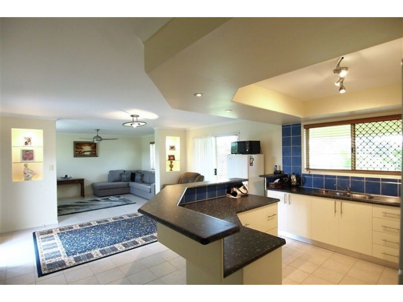 6 Lester Cresent, Torquay QLD 4655