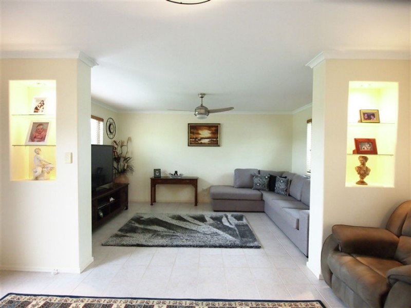 6 Lester Cresent, Torquay QLD 4655