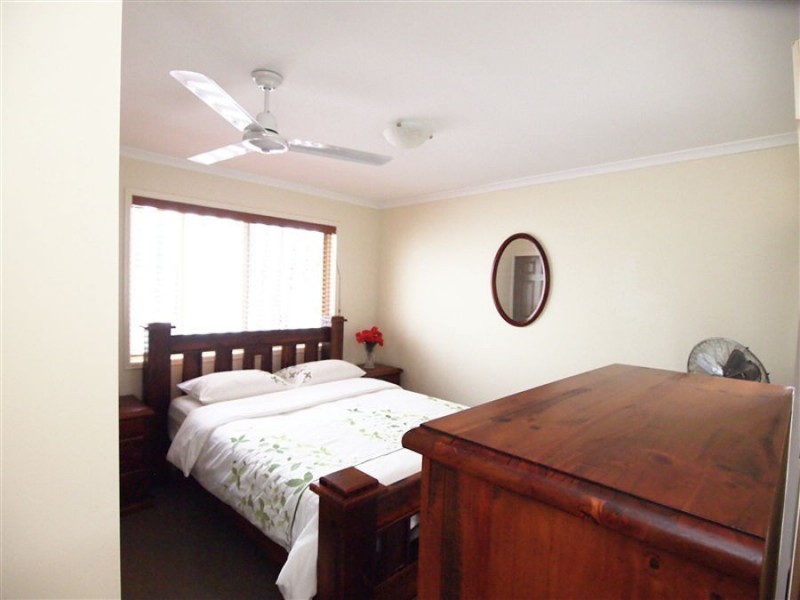 6 Lester Cresent, Torquay QLD 4655