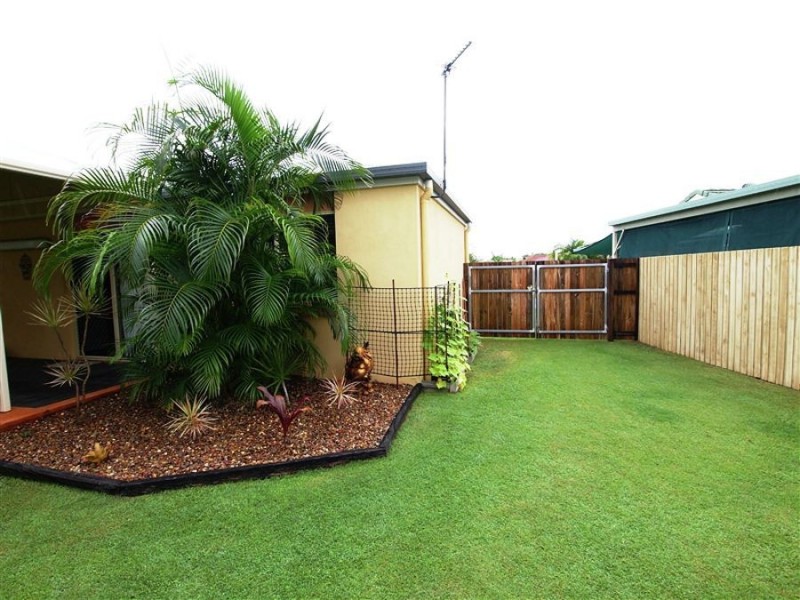 6 Lester Cresent, Torquay QLD 4655