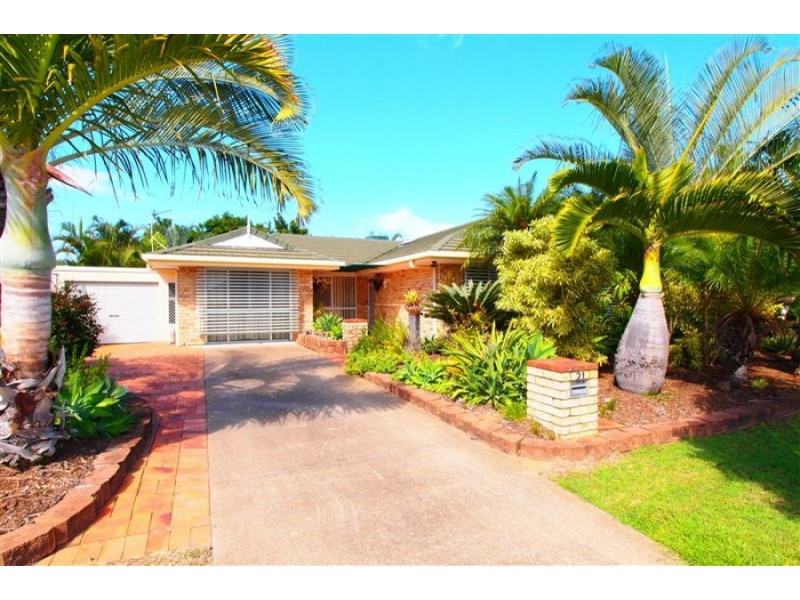 21 Tristania Crescent, Urangan QLD 4655