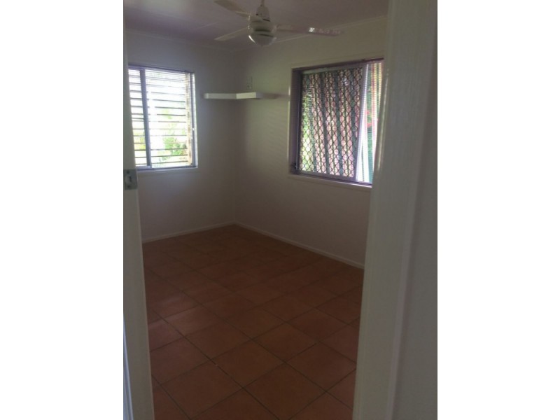 50 Hansen Street, Urangan QLD 4655