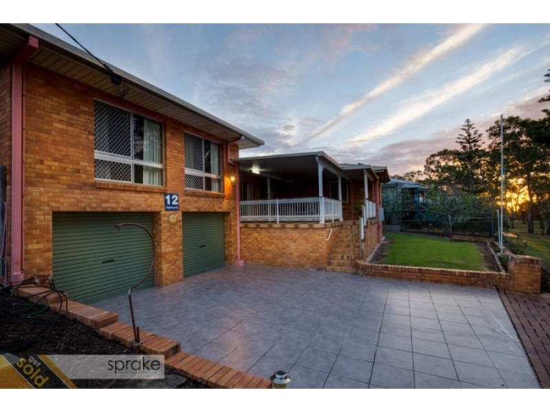 12 Esplanade, Point Vernon QLD 4655