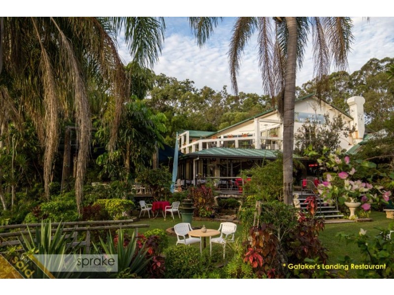 12 Esplanade, Point Vernon QLD 4655