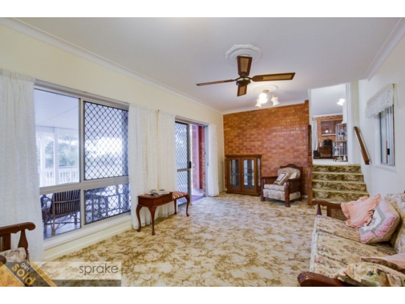 12 Esplanade, Point Vernon QLD 4655