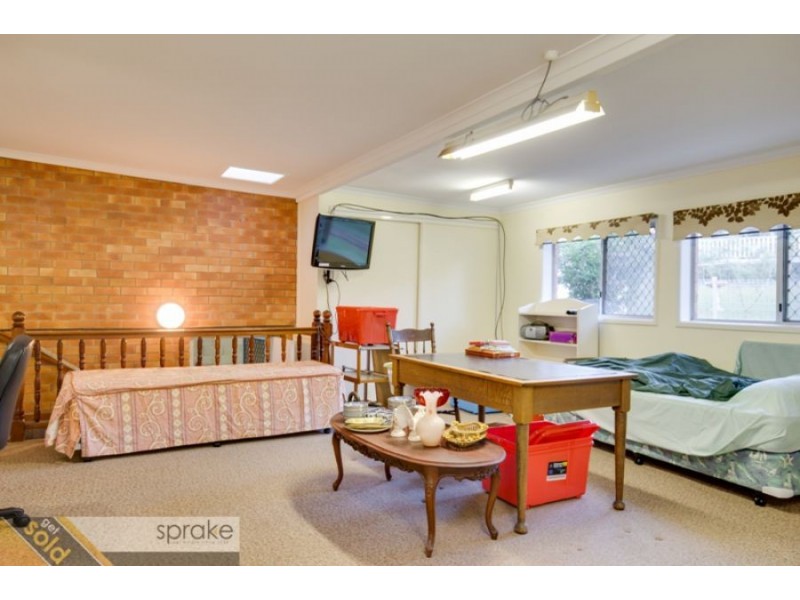 12 Esplanade, Point Vernon QLD 4655