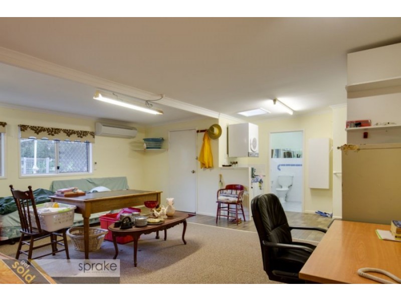 12 Esplanade, Point Vernon QLD 4655