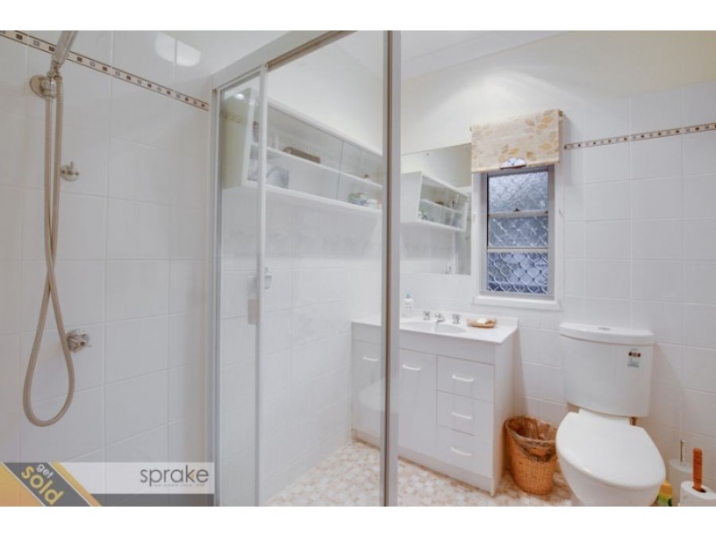 12 Esplanade, Point Vernon QLD 4655