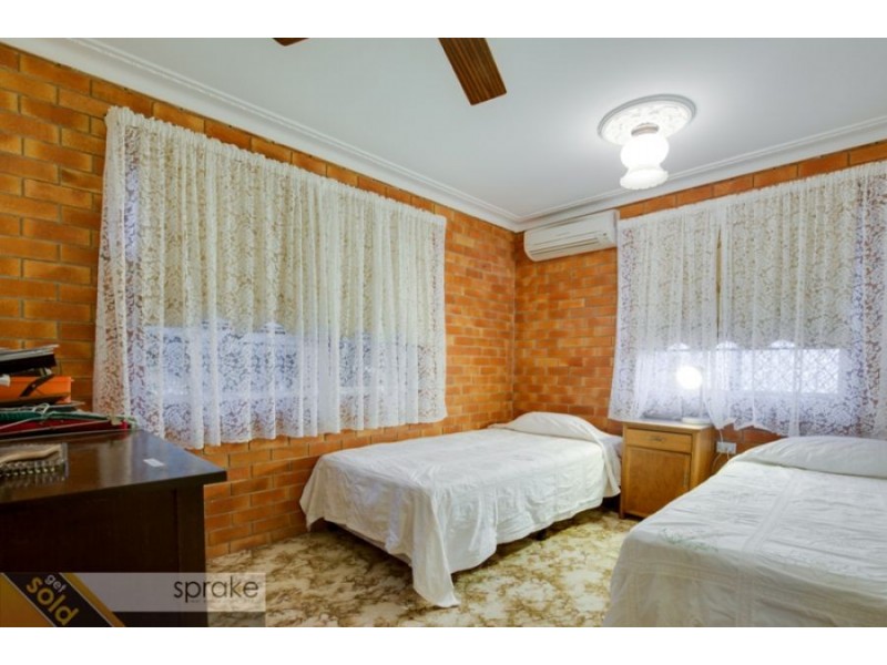 12 Esplanade, Point Vernon QLD 4655