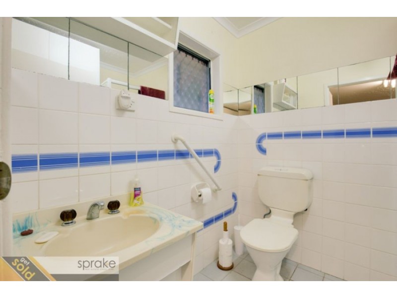 12 Esplanade, Point Vernon QLD 4655