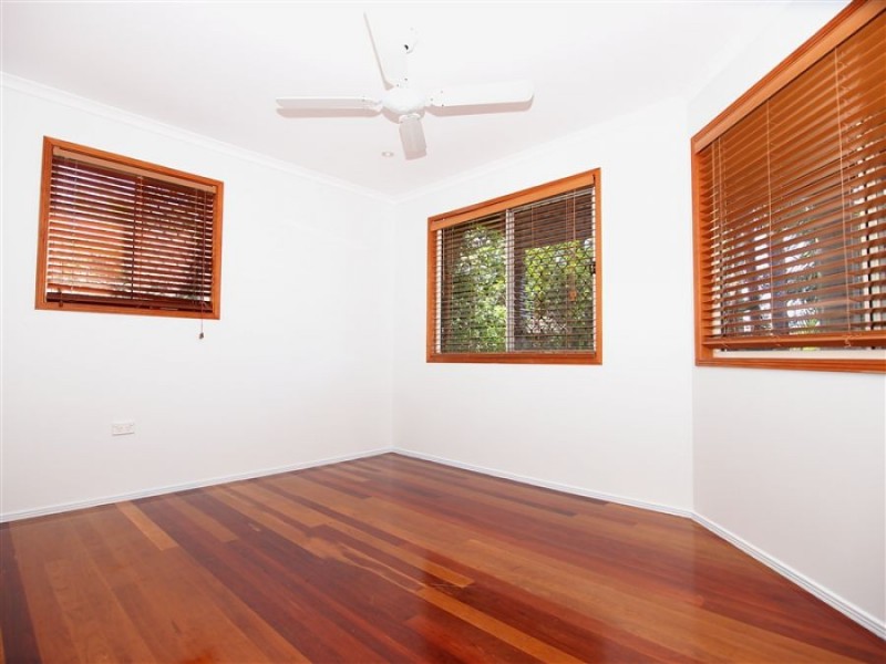 6 Flinders Street, Point Vernon QLD 4655