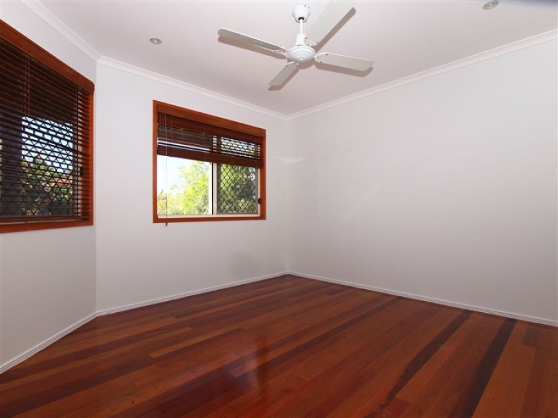 6 Flinders Street, Point Vernon QLD 4655