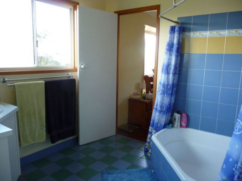 6 Flinders Street, Point Vernon QLD 4655