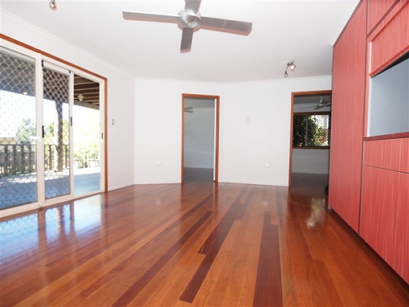 6 Flinders Street, Point Vernon QLD 4655