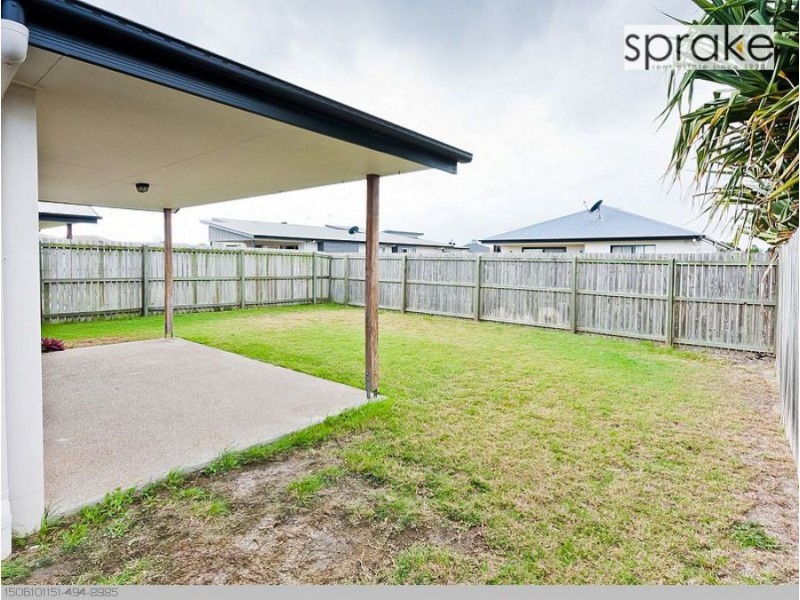 1/12 Endeavour Way, Eli Waters QLD 4655