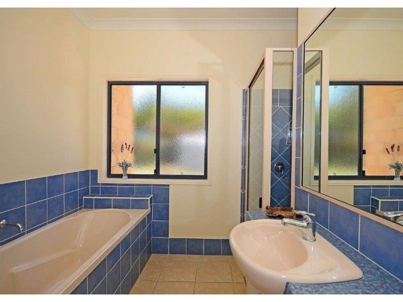 40 Pandanus Drive, Dundowran QLD 4655