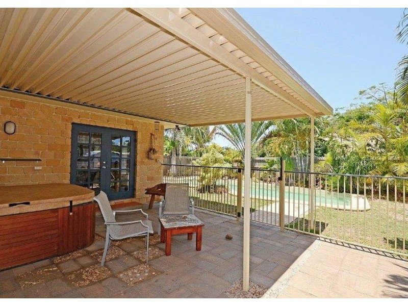 40 Pandanus Drive, Dundowran QLD 4655