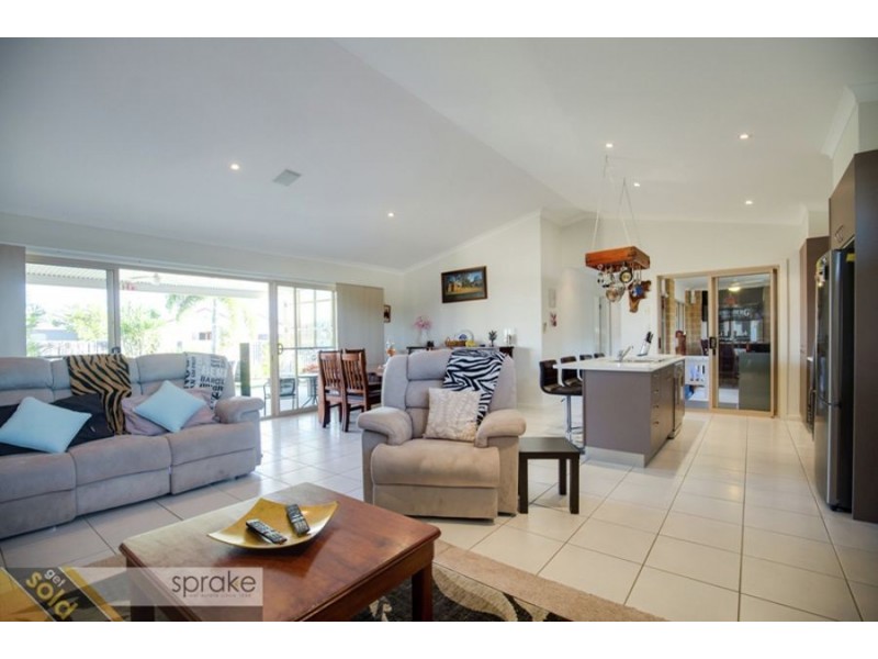 6 Genoa Court, Point Vernon QLD 4655