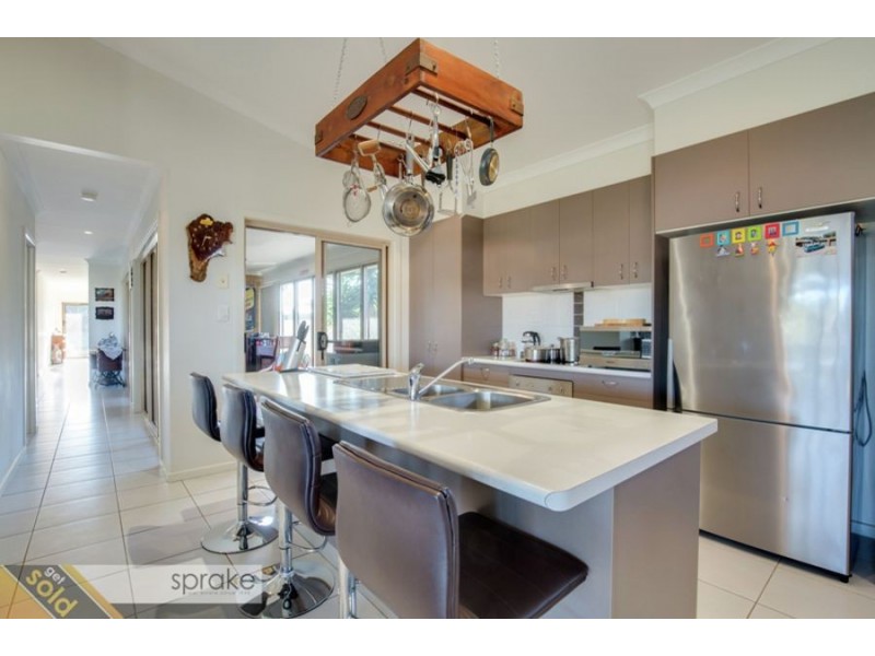 6 Genoa Court, Point Vernon QLD 4655