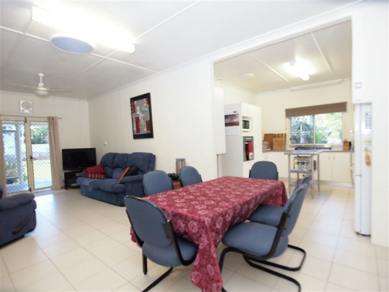 211 Cypress Street, Urangan QLD 4655