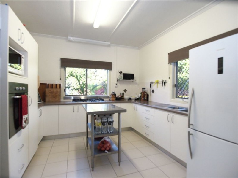 211 Cypress Street, Urangan QLD 4655