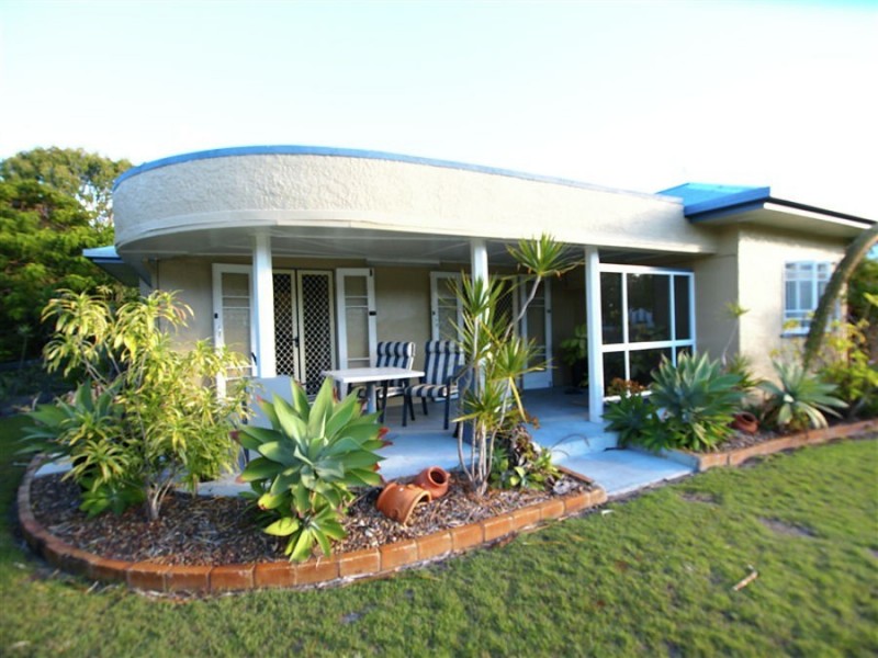 211 Cypress Street, Urangan QLD 4655