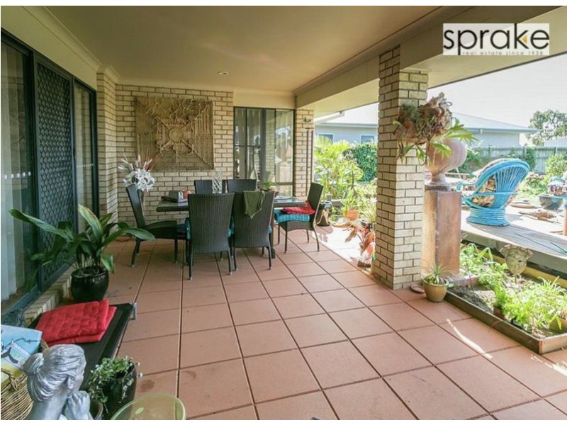 16 Golden Grove Court, Eli Waters QLD 4655