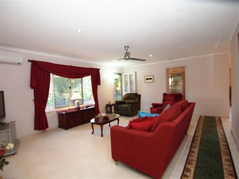 30 Blue Water Road, Booral QLD 4655