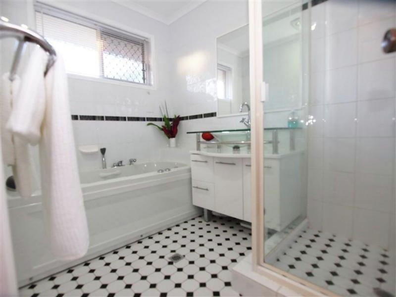 30 Blue Water Road, Booral QLD 4655