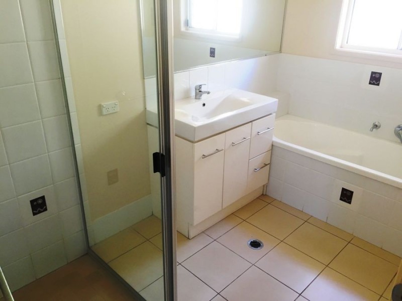 2/11 Daintree Drive, Urangan QLD 4655