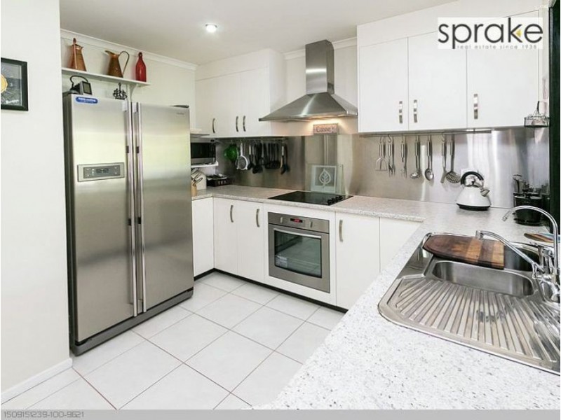 16 Oceanview Street, Point Vernon QLD 4655