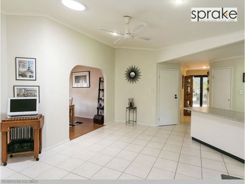 16 Oceanview Street, Point Vernon QLD 4655