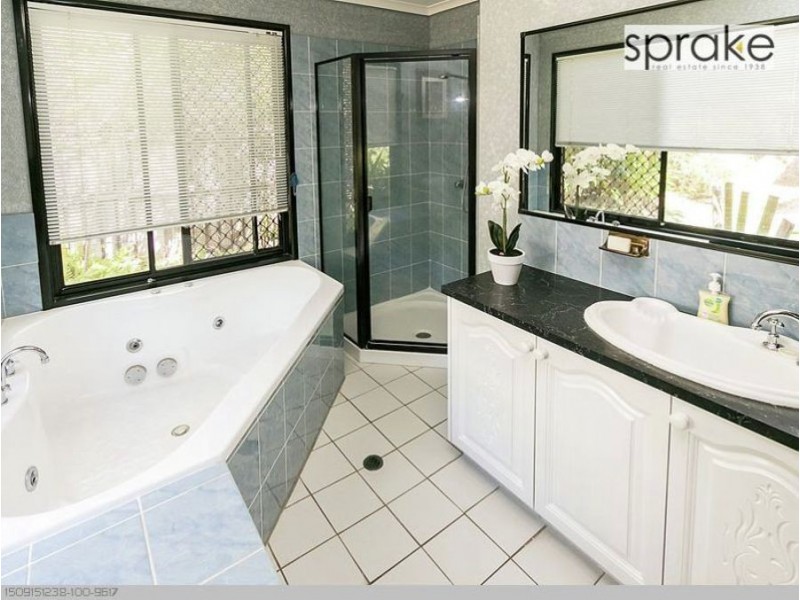 16 Oceanview Street, Point Vernon QLD 4655